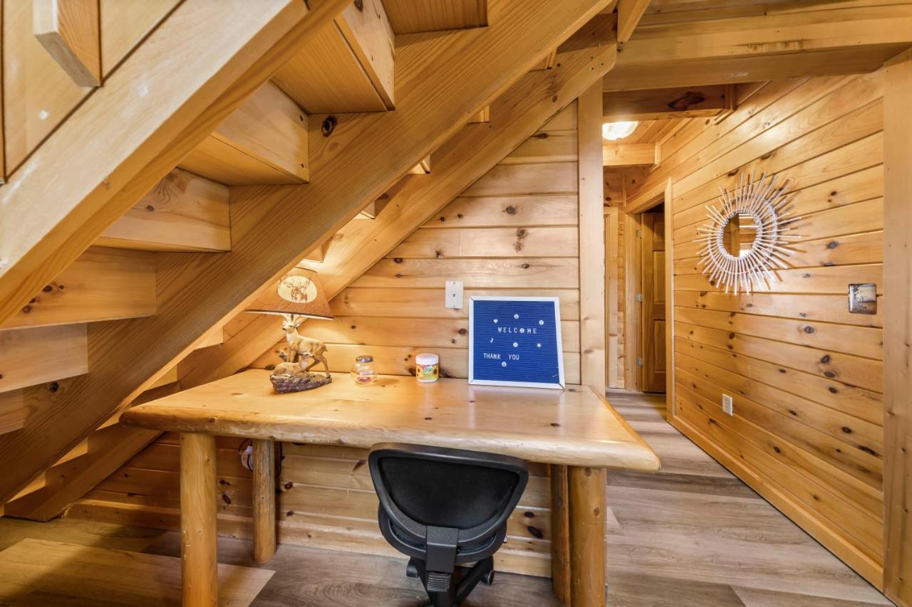 Serenity, A Rustic Log Cabin Retreat Sevierville Dış mekan fotoğraf