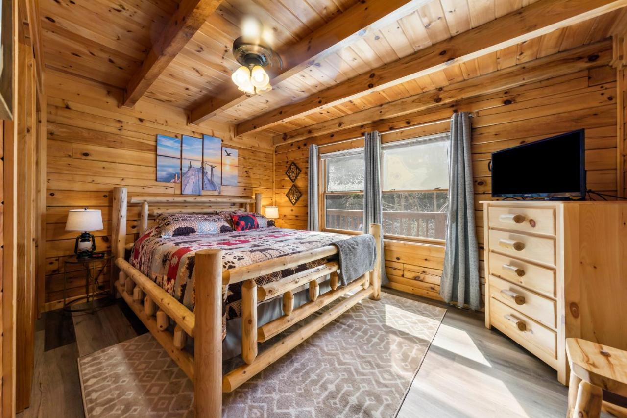 Serenity, A Rustic Log Cabin Retreat Sevierville Dış mekan fotoğraf